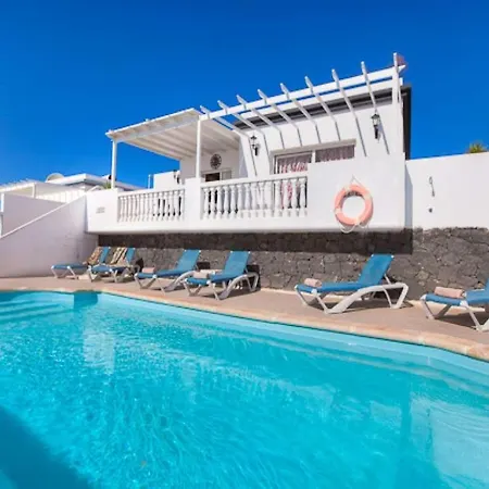 Puerto Del Carmen Sleeps 7 Pool Wifi * Puerto del Carmen (Lanzarote)