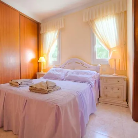 Puerto Del Carmen Sleeps 7 Pool Wifi Villa Puerto del Carmen (Lanzarote)
